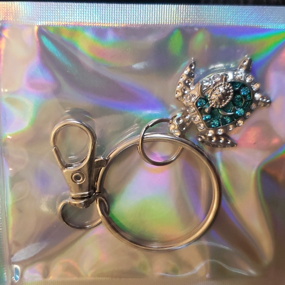 Sea Turtle (Mom & Baby) Key Chain with Aqua Beads and Rhinestones. NEW